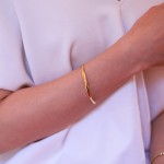 Jt Ιδιαίτερο βραχιόλι χειροπέδα ατσάλινο με ρευστή γραμμή