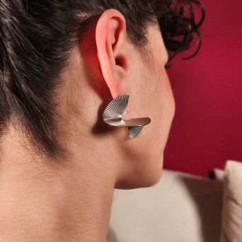 Jt Εντυπωσιακά ατσάλινα σκουλαρίκια στριφτή βεντάλια